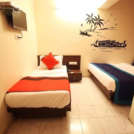 Hotel Raj Palace Ahmedabad Exterior photo