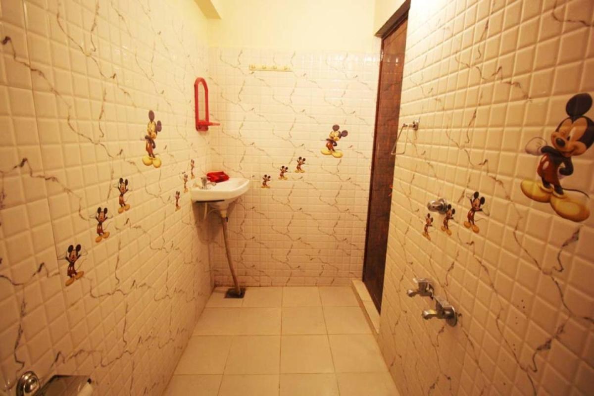 Hotel Raj Palace Ahmedabad Exterior photo
